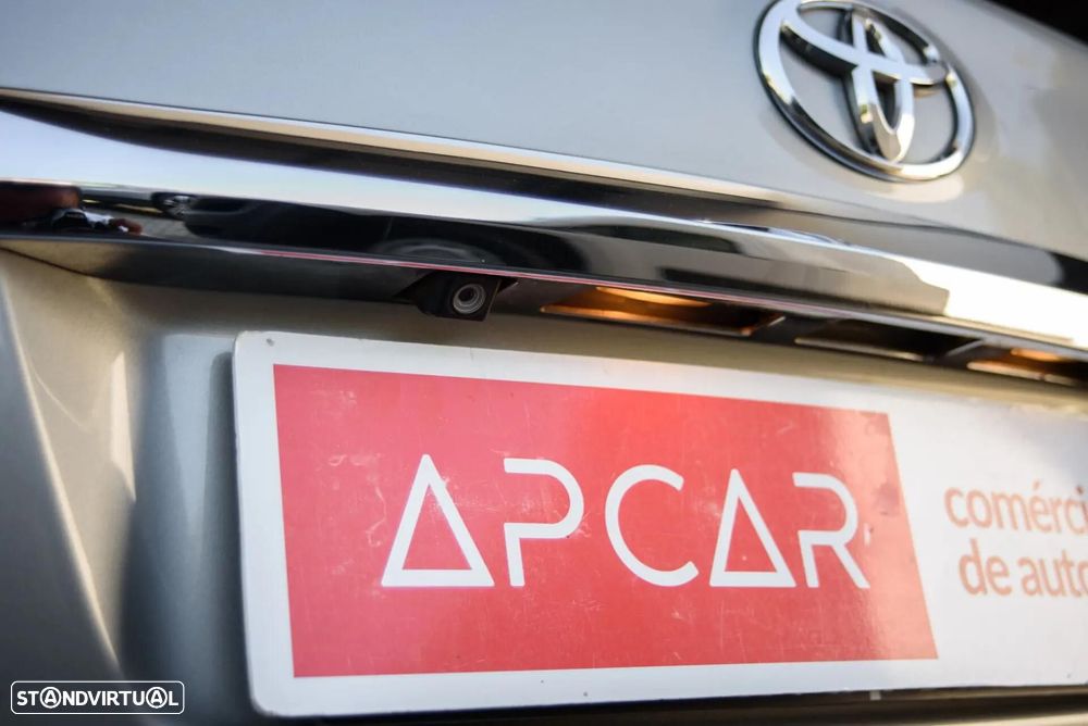 Toyota Avensis SD 2.0 D-4D Exclusive - 10