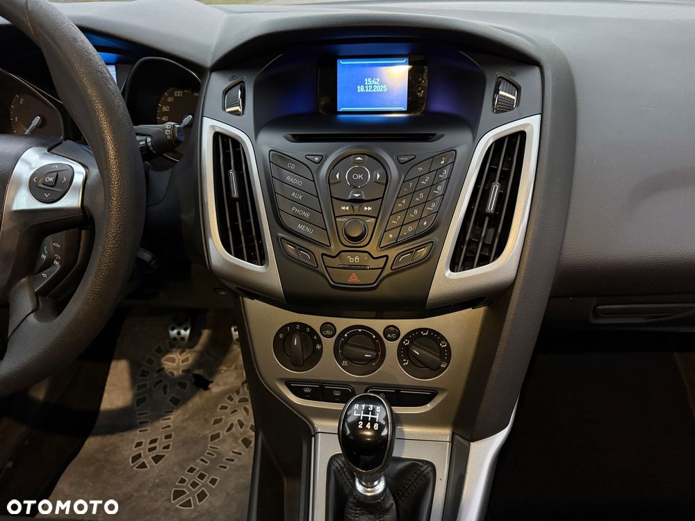 Ford Focus SW 1.6 TDCi DPF Champions Edition - 13