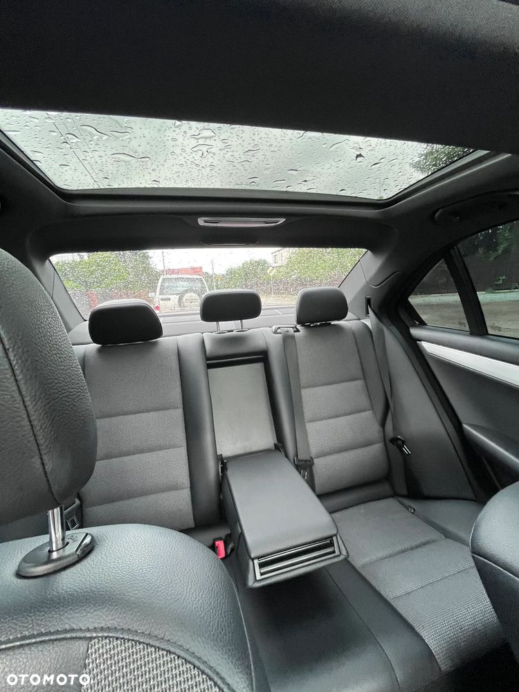 Mercedes-Benz Klasa C 200 CGI BlueEff Avantgarde - 11