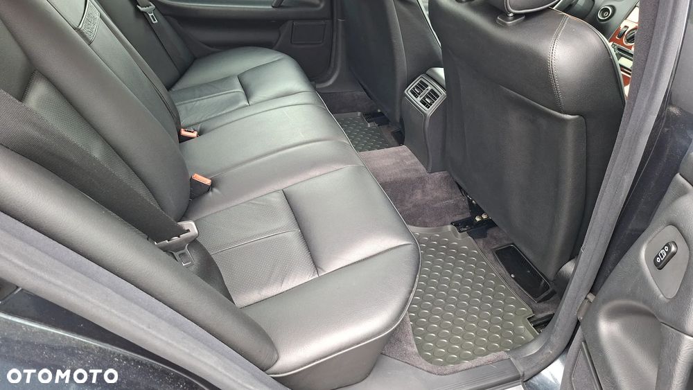 Mercedes-Benz Klasa E - 36