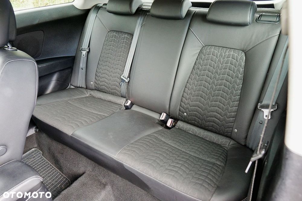 Kia Ceed - 11