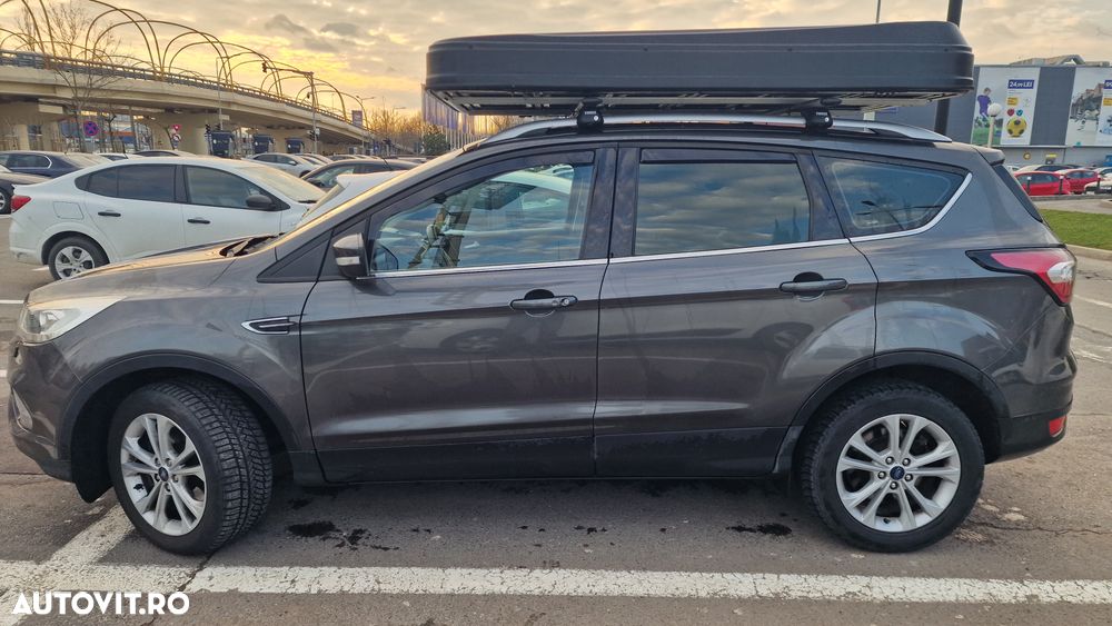 Ford Kuga 2.0 TDCi 4WD Powershift Titanium - 4
