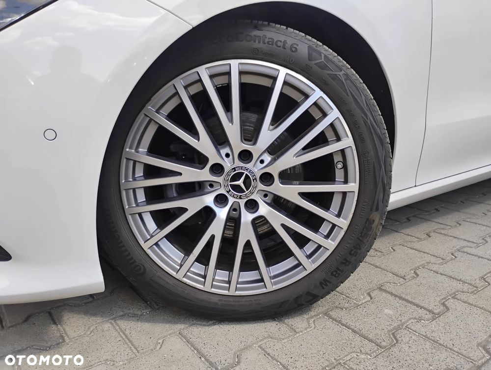 Mercedes-Benz CLA 180 Progressive 7G-DCT - 21