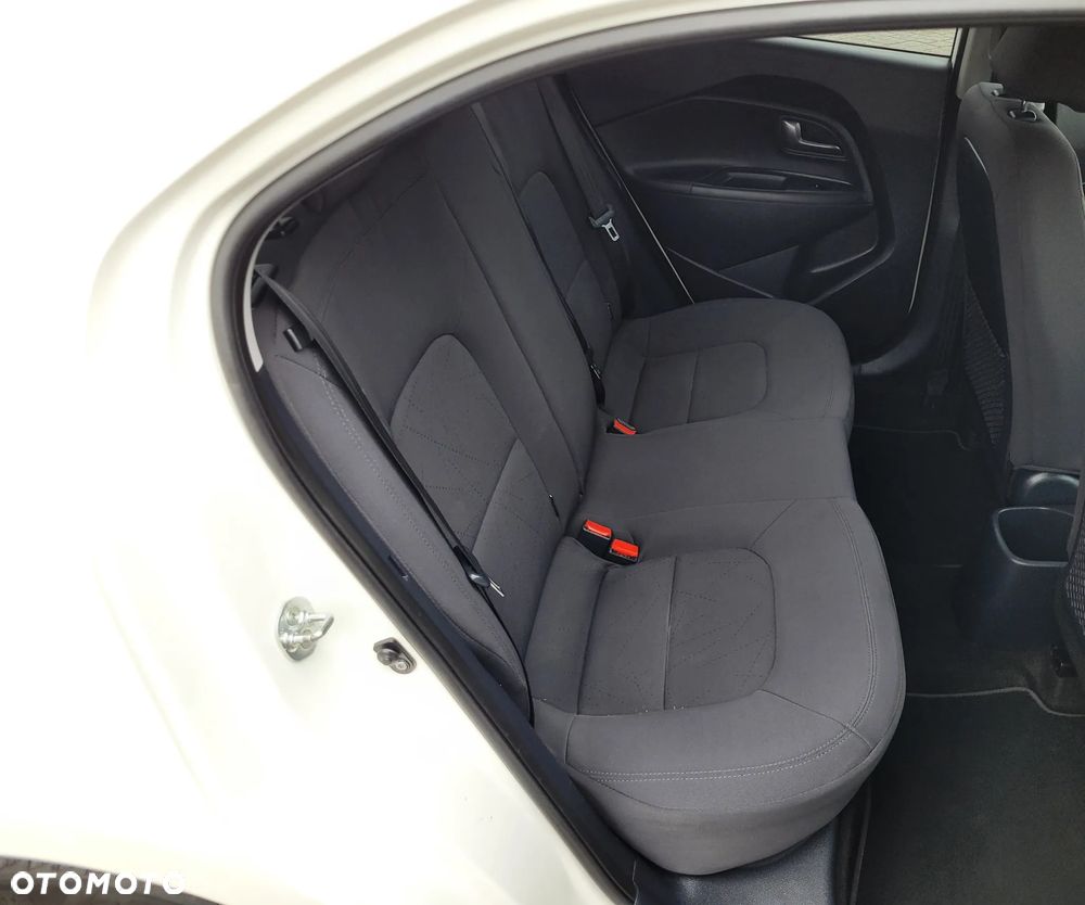 Kia Rio 1.2 Business Line - 24