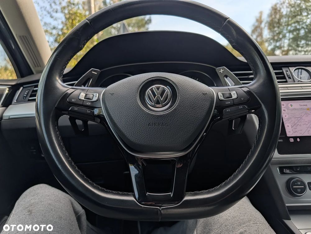 Volkswagen Passat 2.0 TDI SCR DSG Comfortline - 35