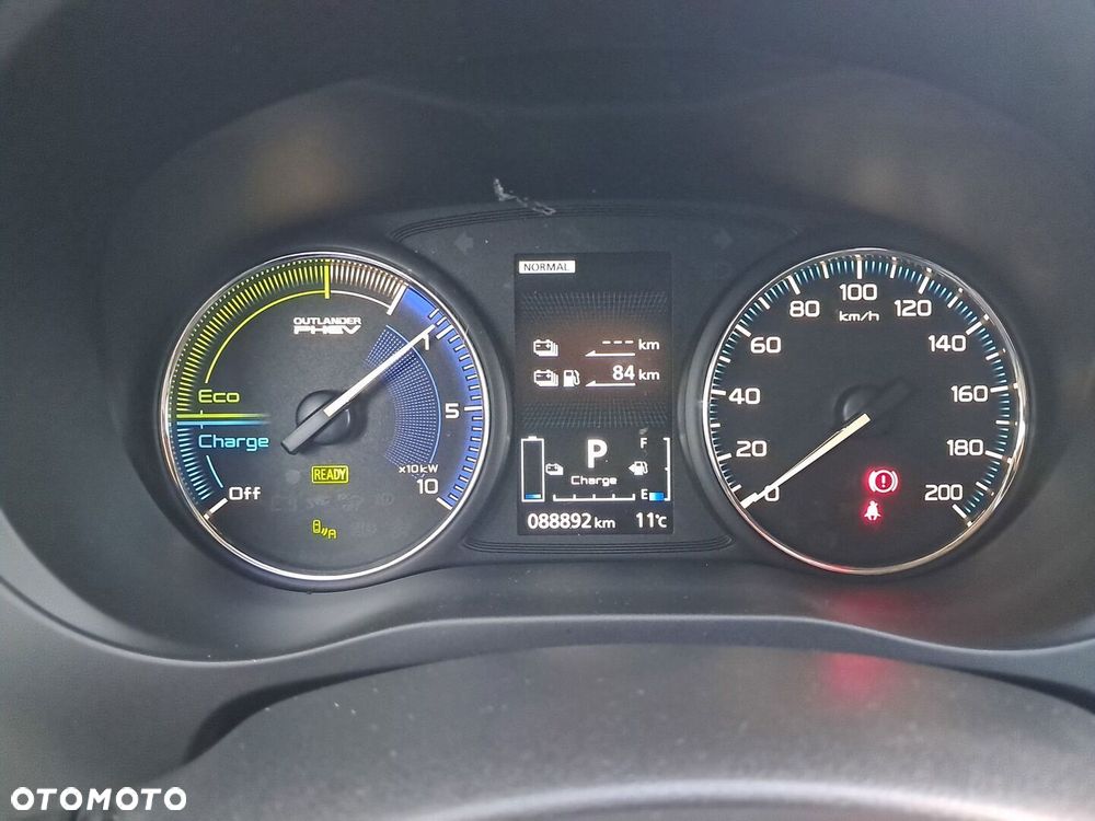 Mitsubishi Outlander - 22