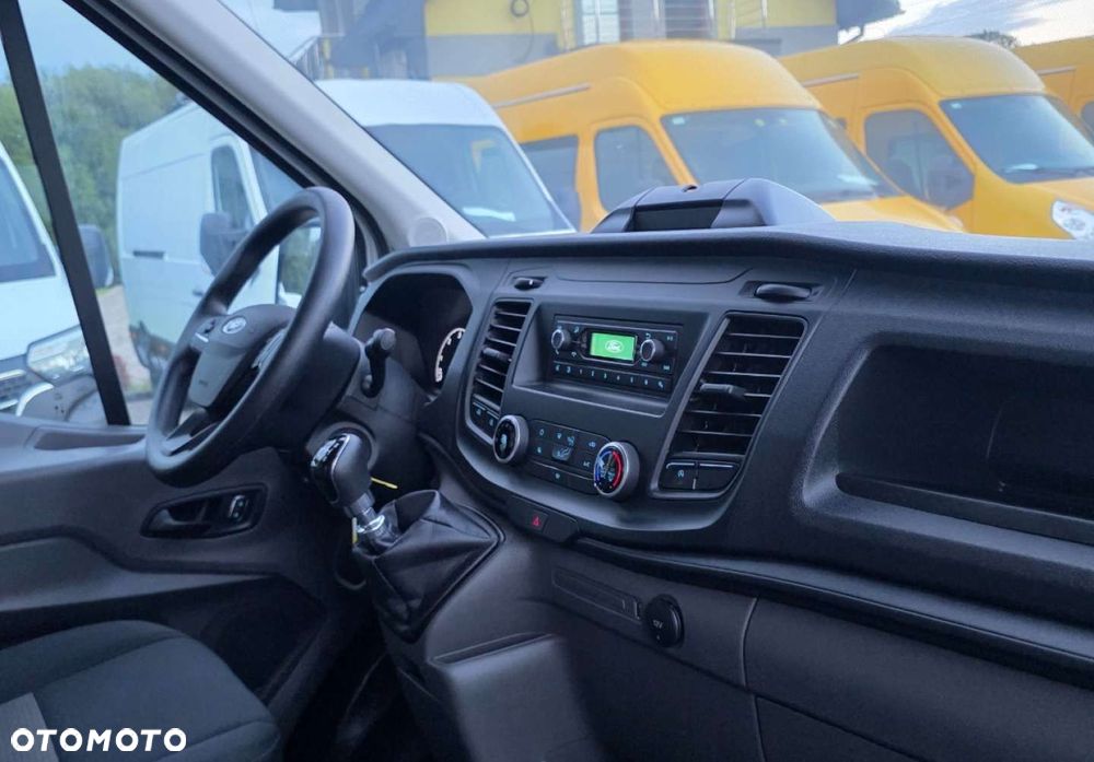 Ford Transit - 25