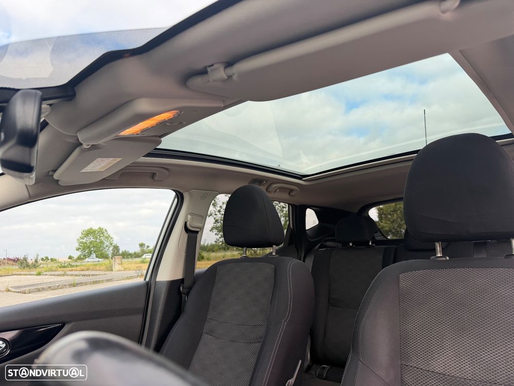 Nissan Qashqai 1.5 dCi N-Connecta 18 - 14