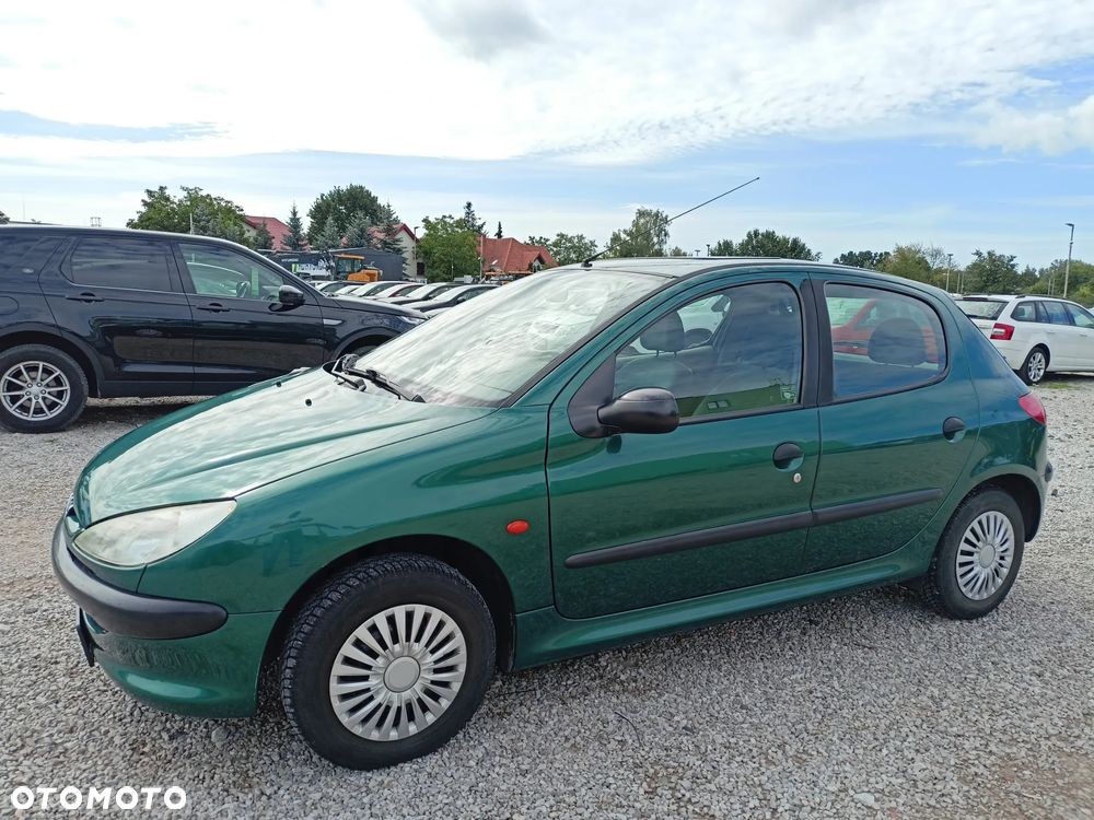 Peugeot 206 - 1