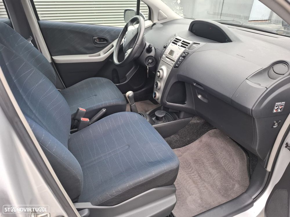 Toyota Yaris 1.0 VVT-i Motion VSC - 21