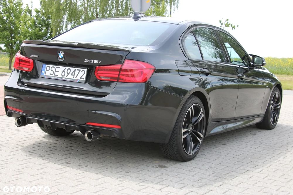 BMW Seria 3 335xi - 24