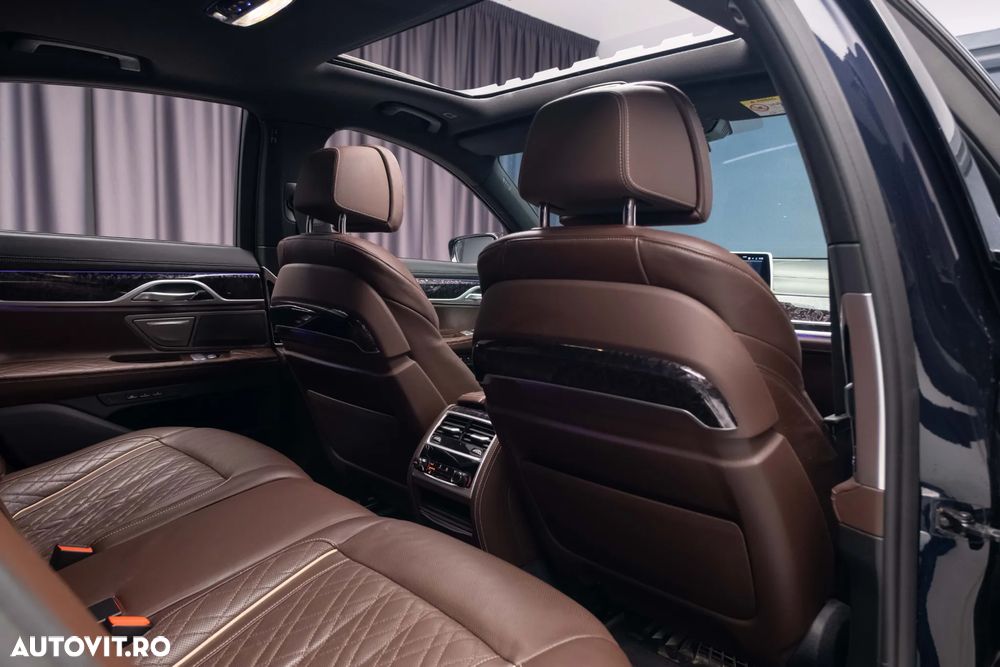BMW Seria 7 750i xDrive - 37