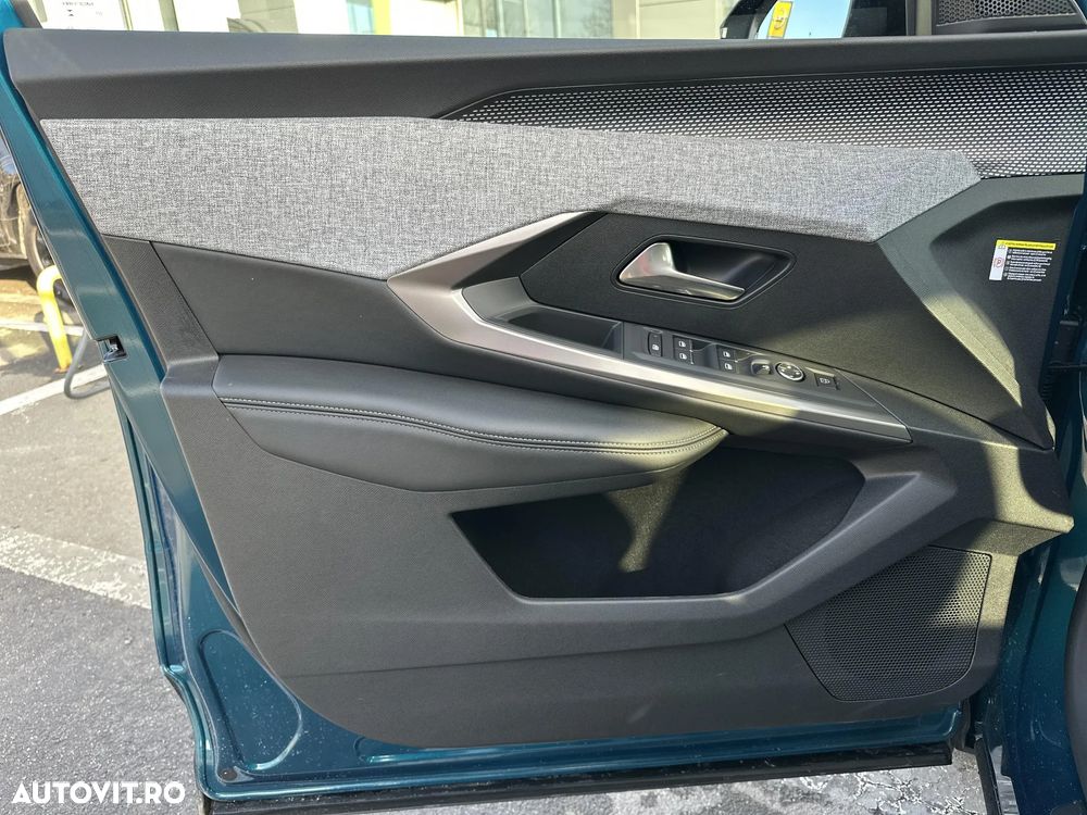 Peugeot 3008 1.2 Hybrid 145 e-DCS6 Allure - 9