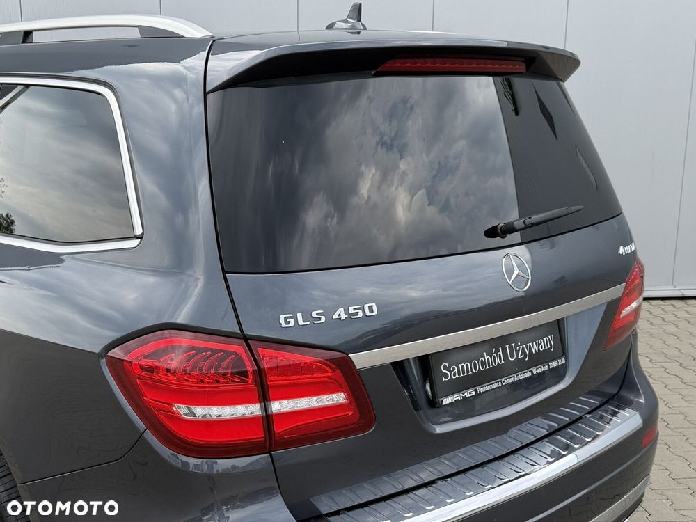 Mercedes-Benz GLS - 11