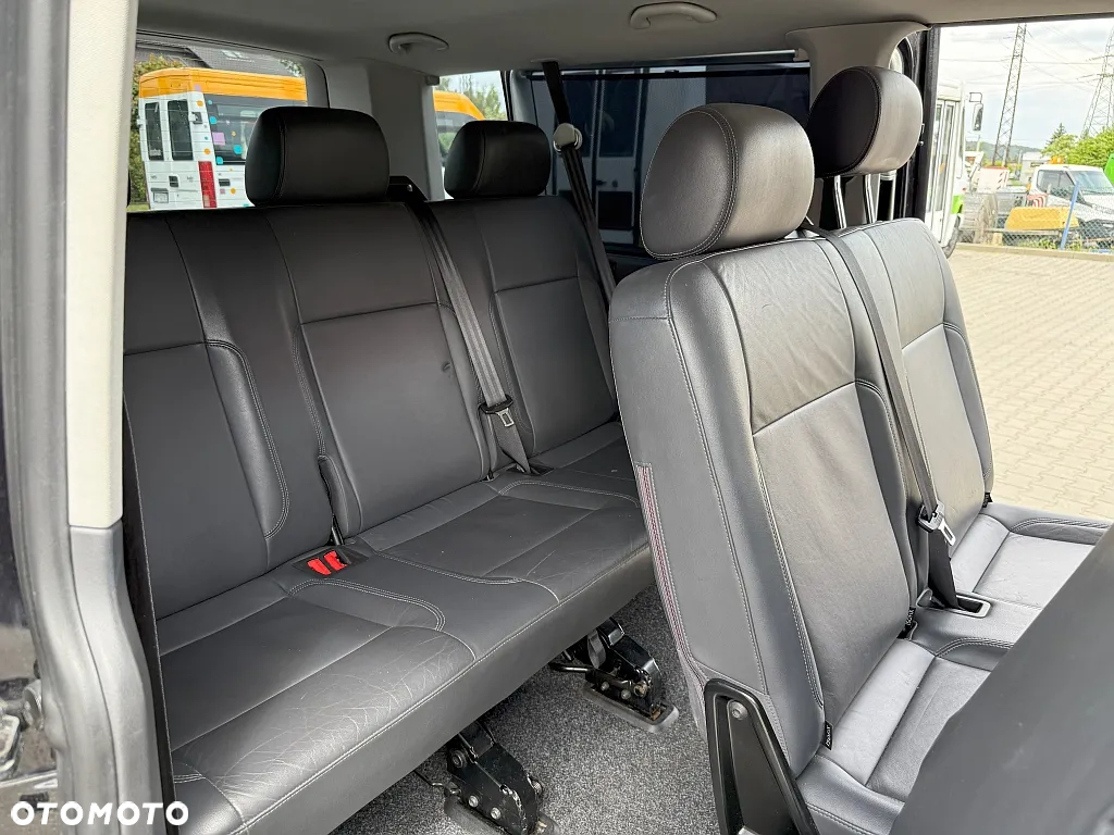 Volkswagen Caravelle - 7