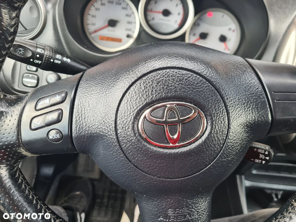 Toyota RAV4 D-4D 4x4 Edition - 11