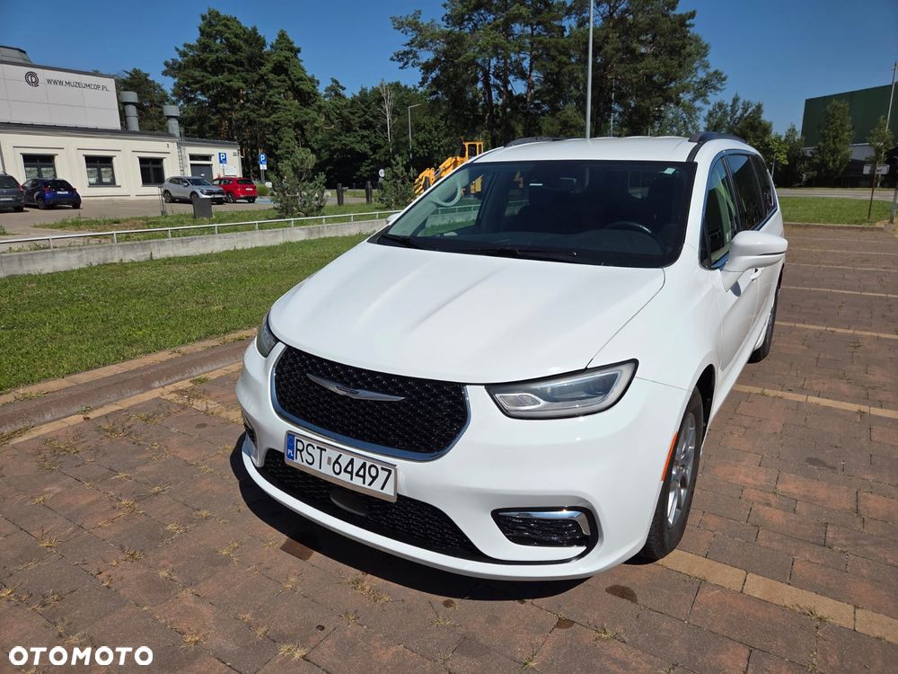 Chrysler Pacifica - 1
