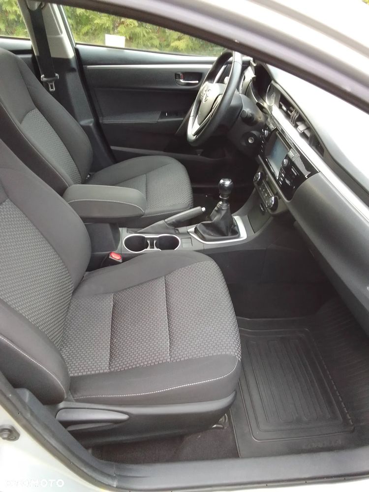 Toyota Corolla 1.6 Premium - 11