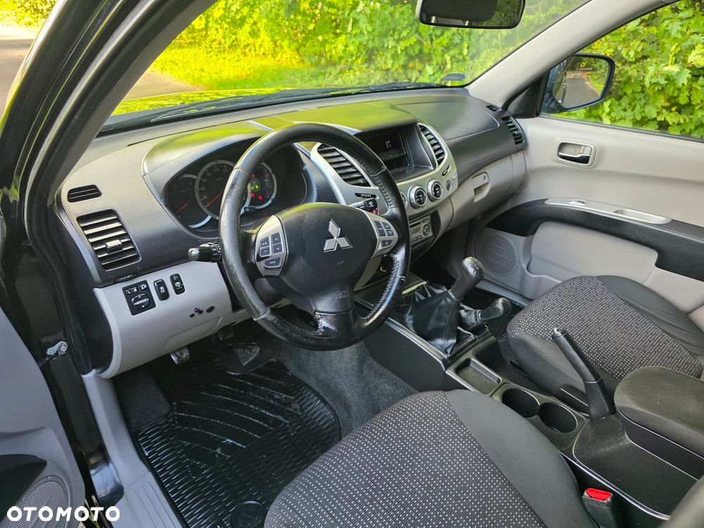 Mitsubishi L200 2.5 DID DC Intense HP - 19