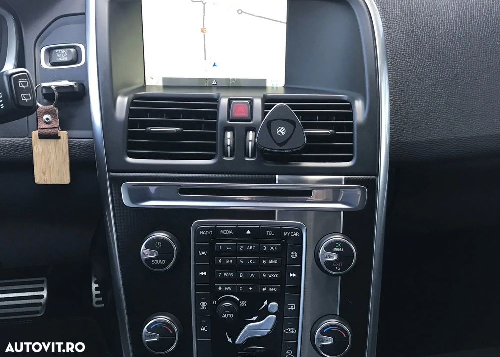 Volvo XC 60 D4AWD R-Design - 6