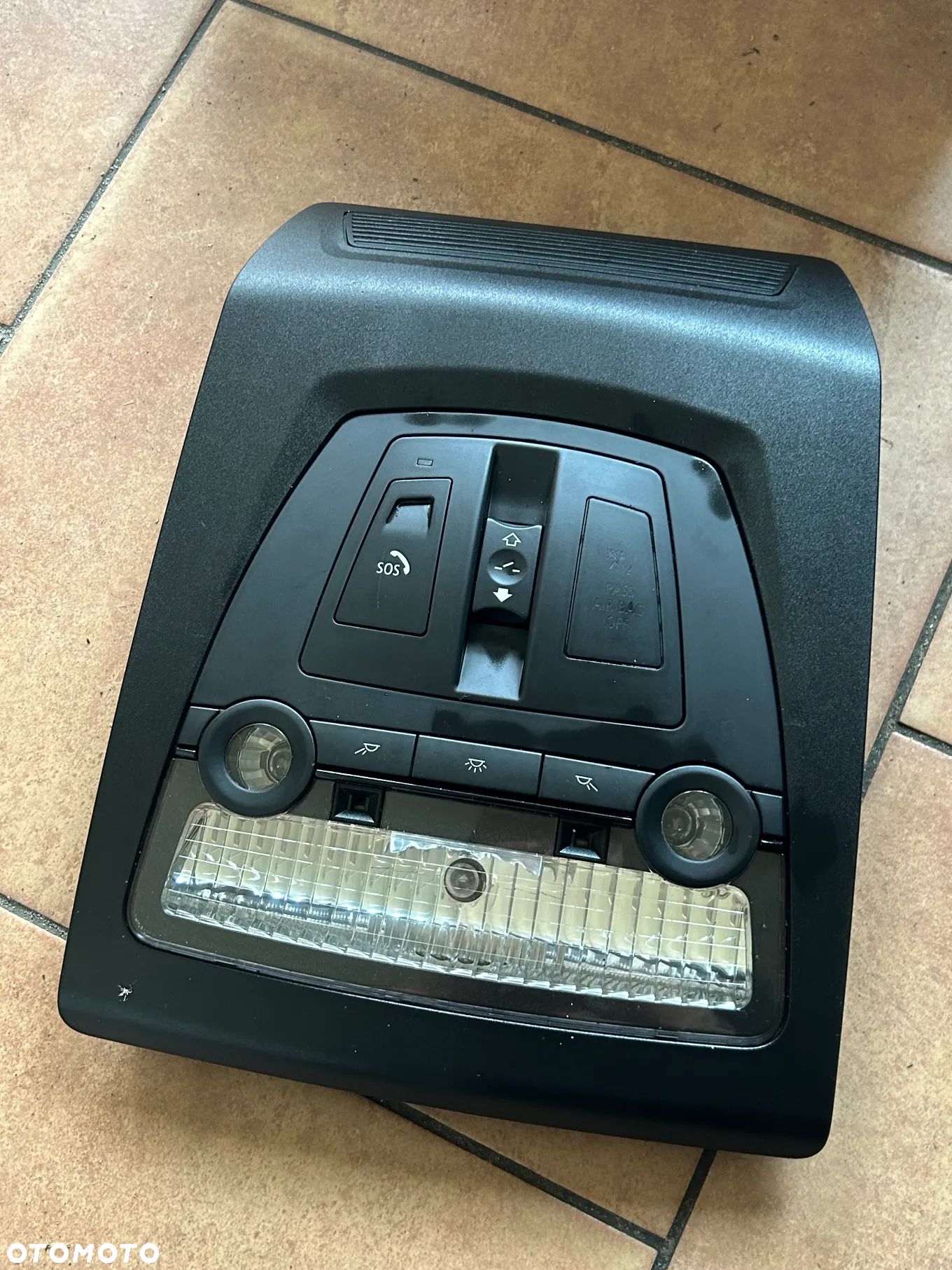 LAMPKA PODSUFITKI BMW F10 F11 SZYBERDACH - 1