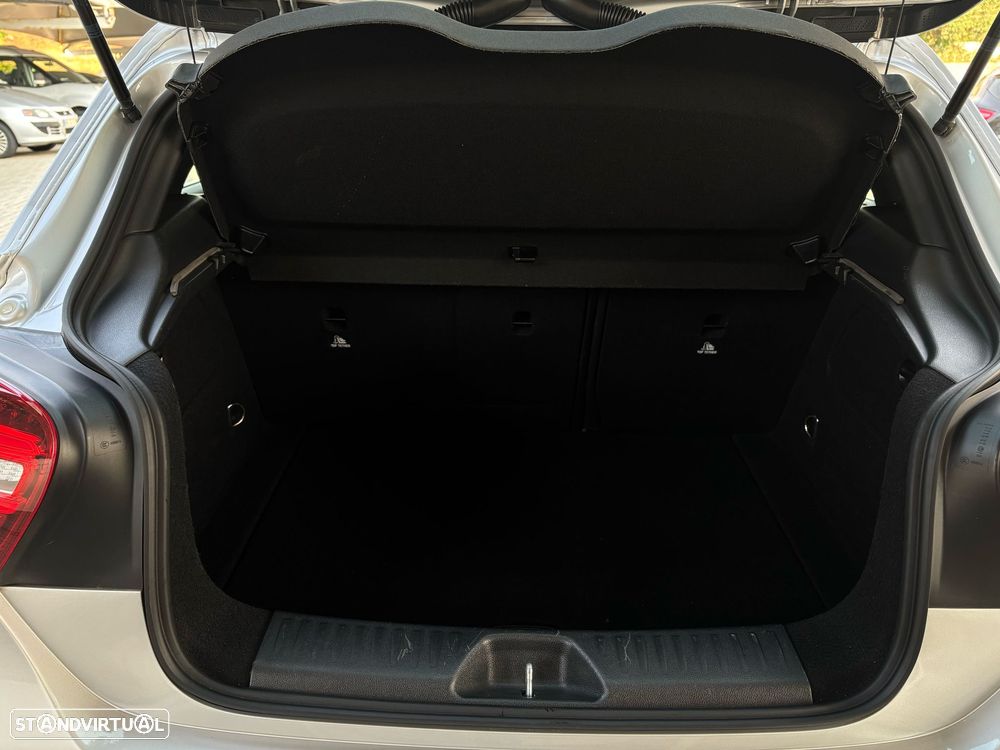 Mercedes-Benz A 180 d Fleet Pack Urban - 13