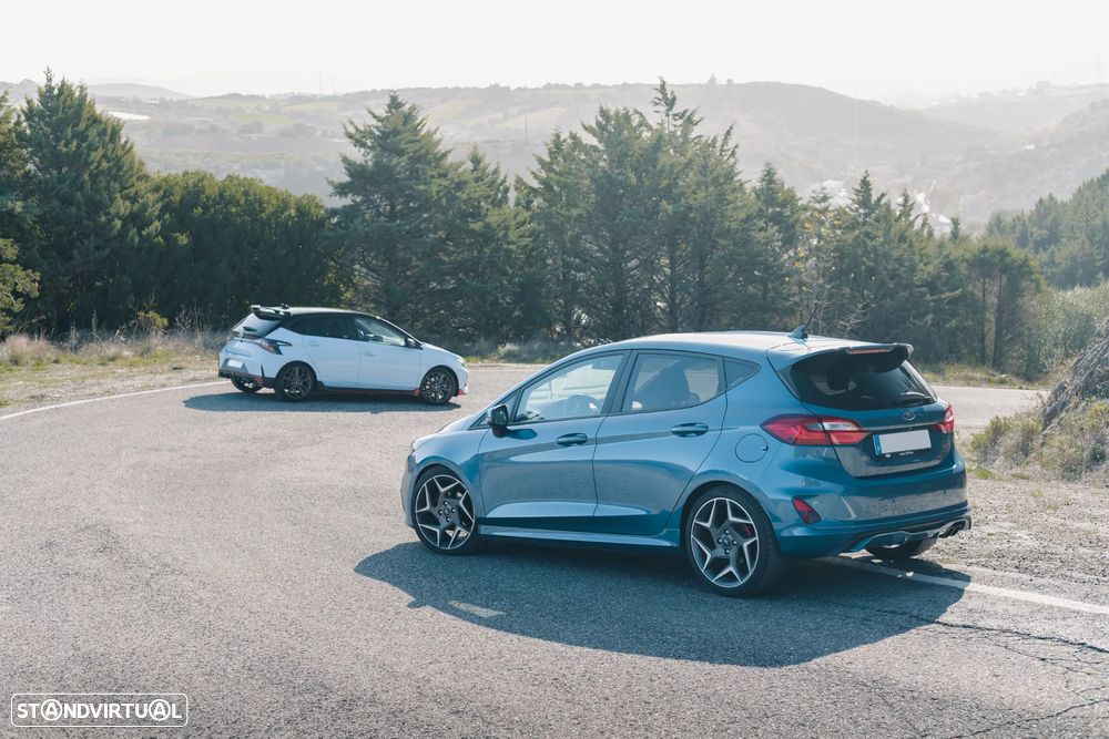 Ford Fiesta 1.5 EcoBoost S&S ST X - 38