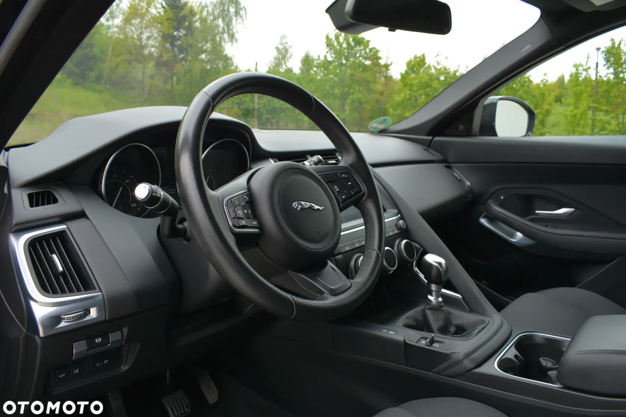 Jaguar E-Pace - 26