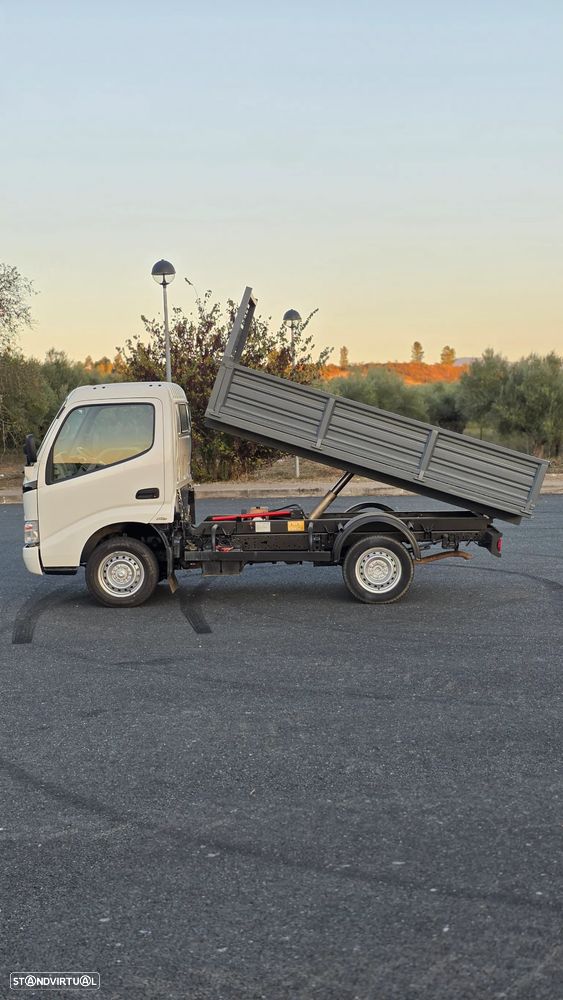 Toyota Dyna 2013 3.0 D4D Basculante - 4