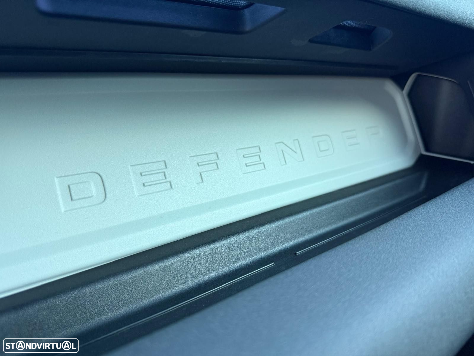 Land Rover Defender 110 D250 X-Dynamic HSE - 41