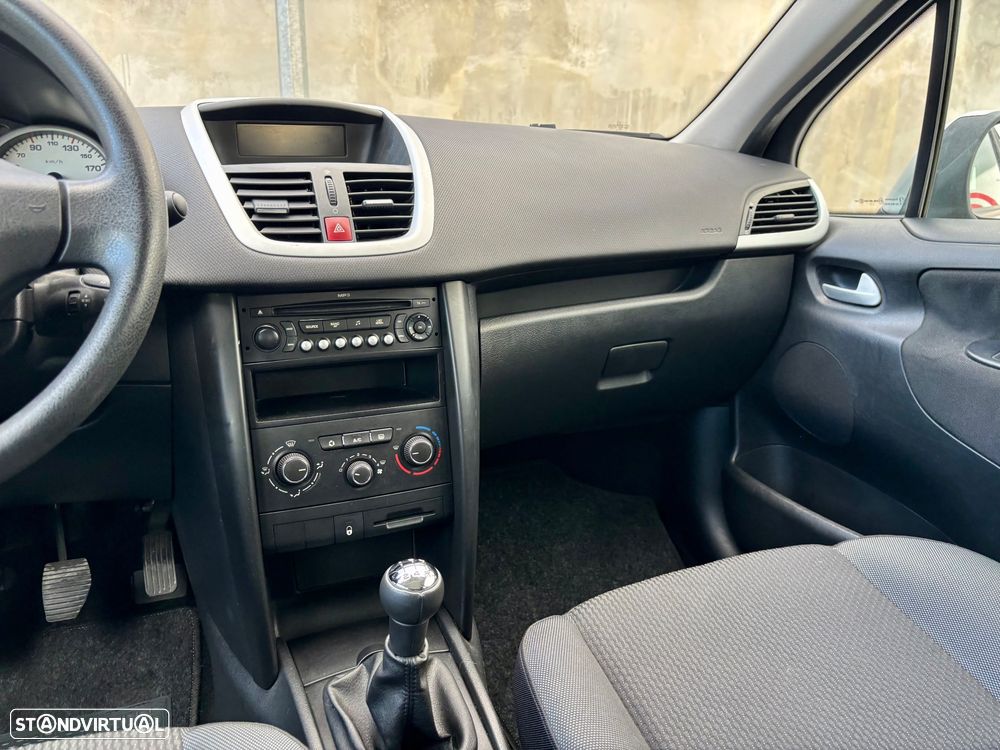Peugeot 207 1.4 16V Trendy - 23