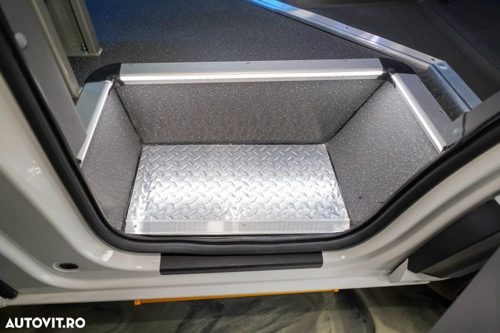 Volkswagen Crafter - 13