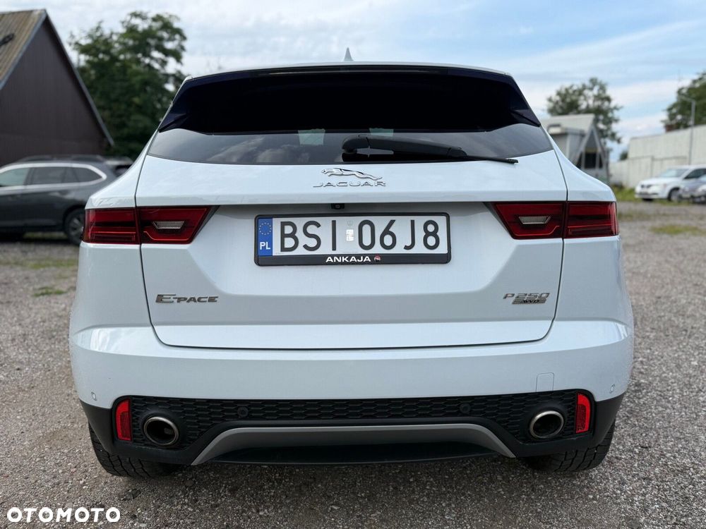 Jaguar F-Pace - 12