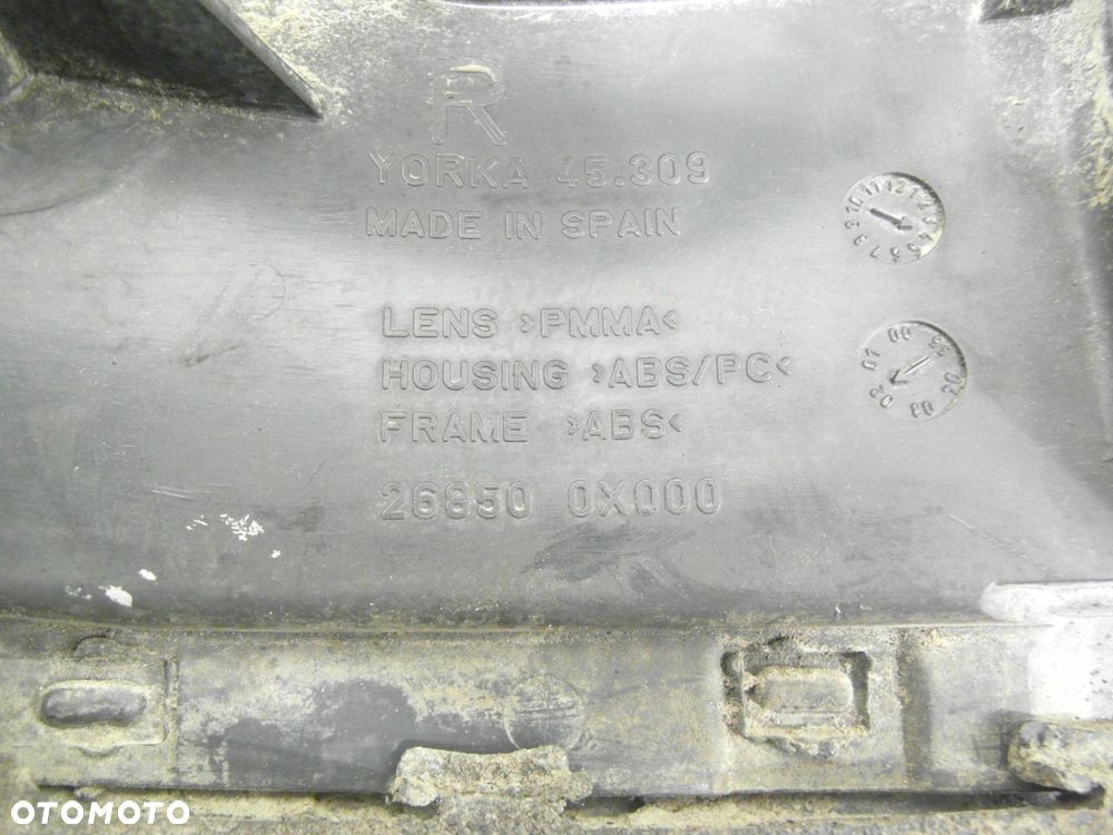 LAMPA PRAWA TYLNA NISSAN TERRANO II R20 268500X000 - 6