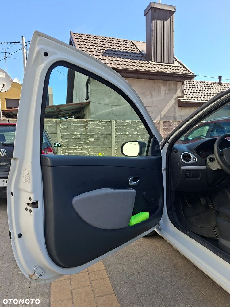 Renault Clio 1.2 16V Alize - 6