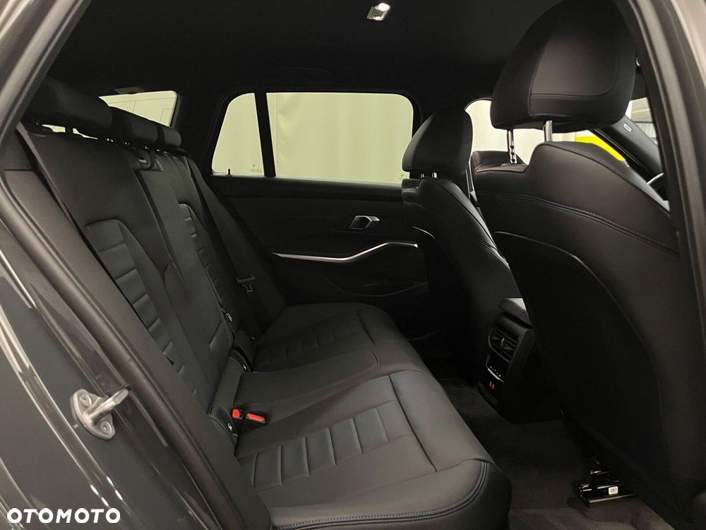 BMW Seria 3 320d mHEV M Sport sport - 35