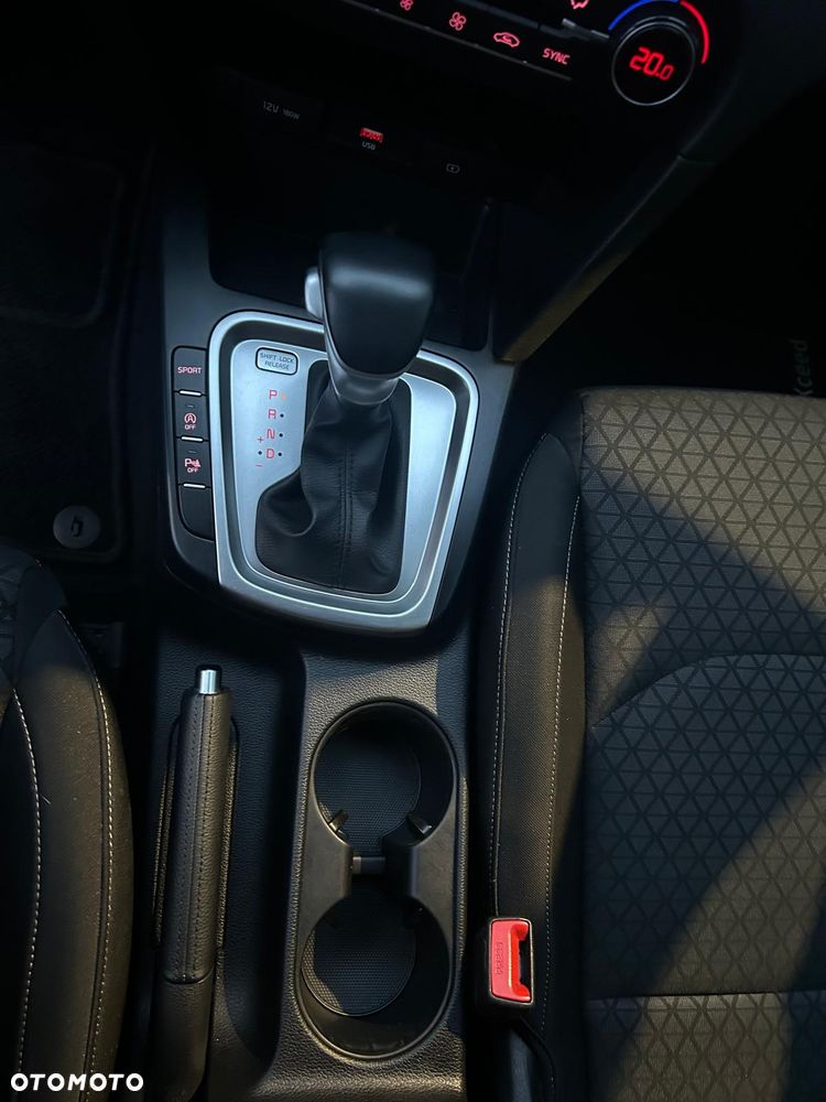 Kia XCeed 1.5 T-GDI M DCT - 22