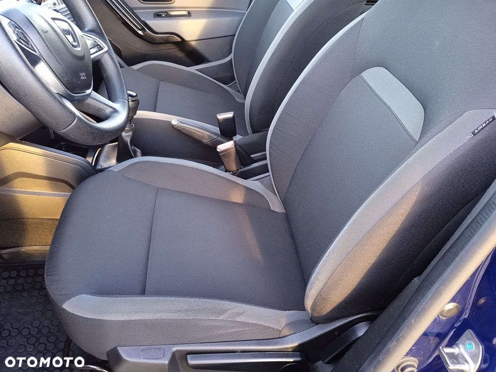 Dacia Duster 1.6 SCe Laureate S&S - 9