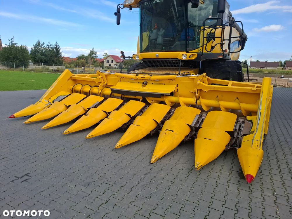 New Holland 8-75 2012 Rok, Przystawka do kukurydzy , Nie malowana,  Stan Idealny