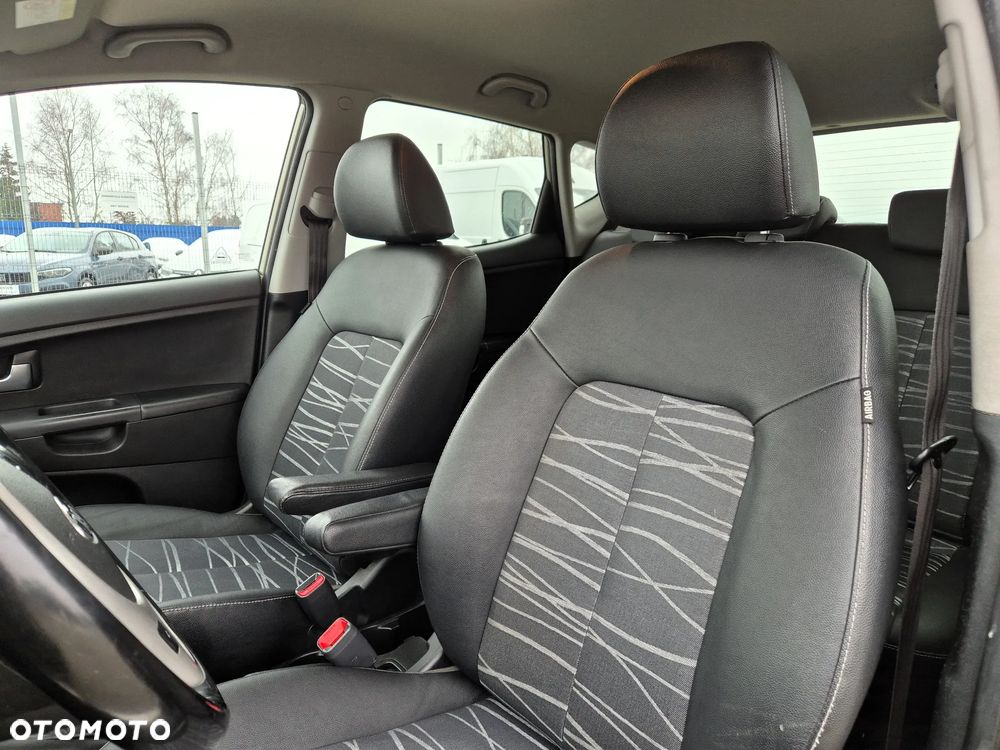 Kia Venga 1.6 L - 13