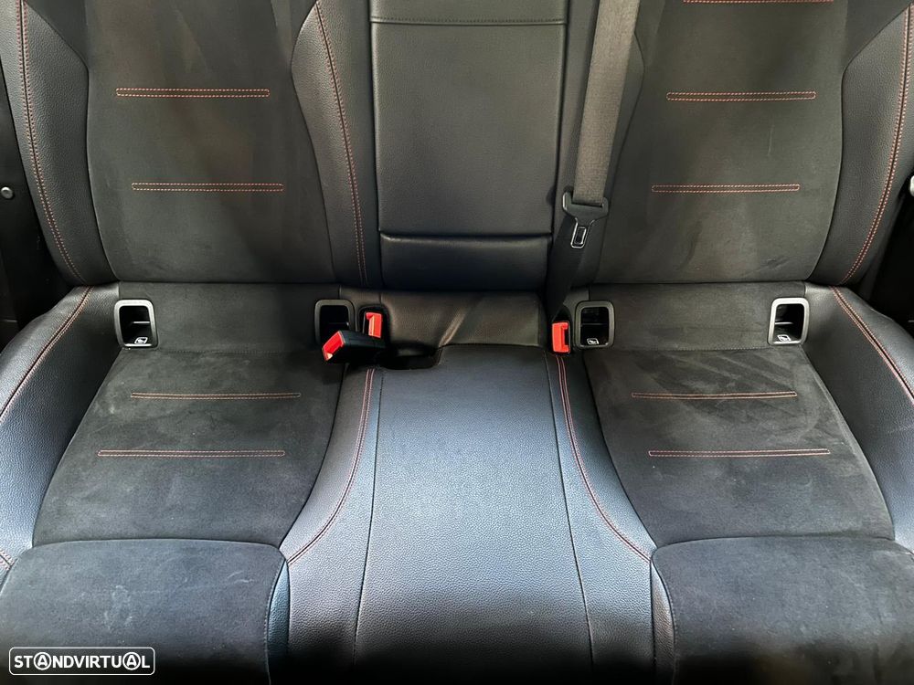 Mercedes-Benz A 250 Limousine e AMG Line - 19