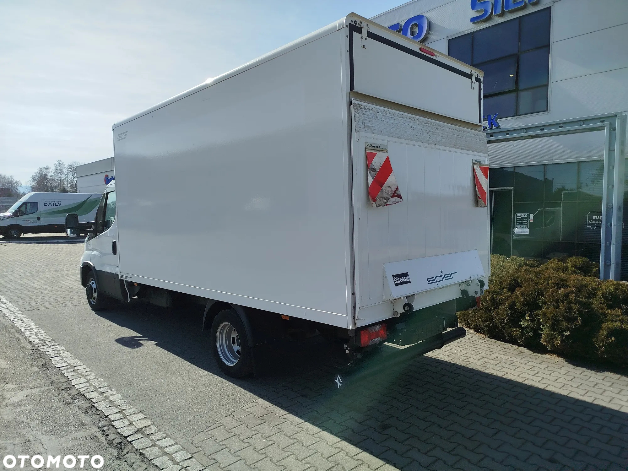 Iveco DAILY 35C16 KONTENER Z WINDĄ (750kg) - 10
