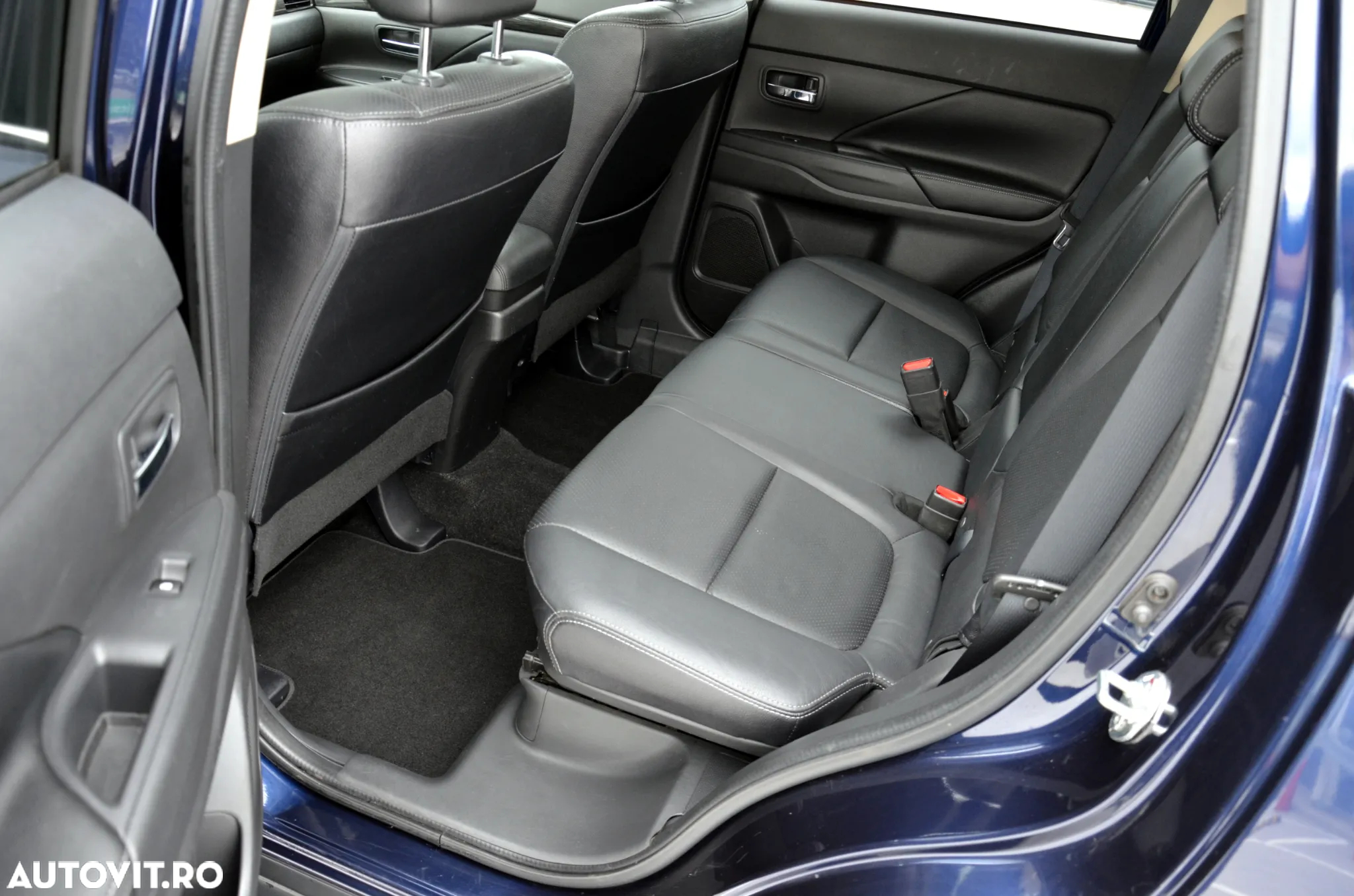 Mitsubishi Outlander 2.2 DI-D 4WD Automatik Diamant Edition+ - 17