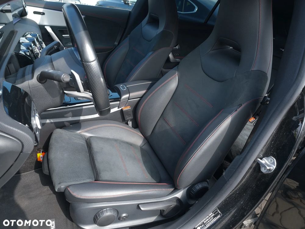 Mercedes-Benz CLA 180 7G-DCT AMG Line - 10