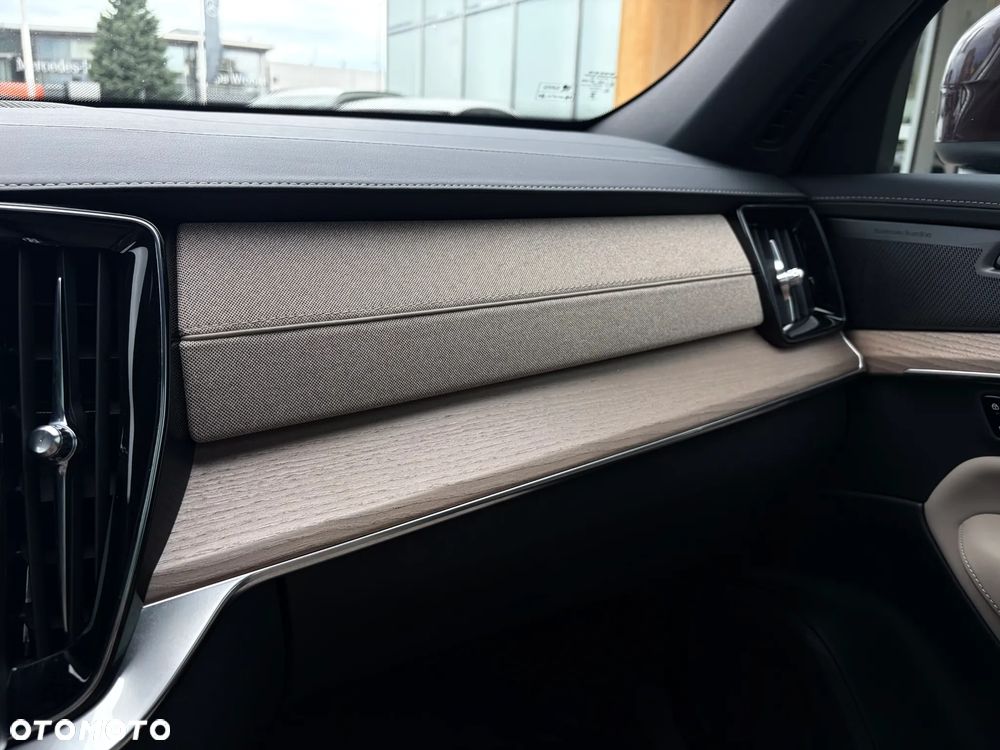 Volvo XC 90 B5 B AWD Plus Bright 7os - 19