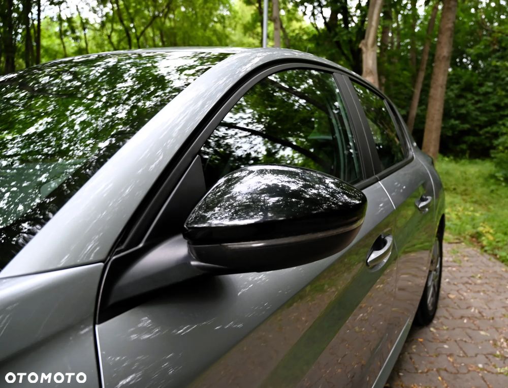 Peugeot 208 - 33