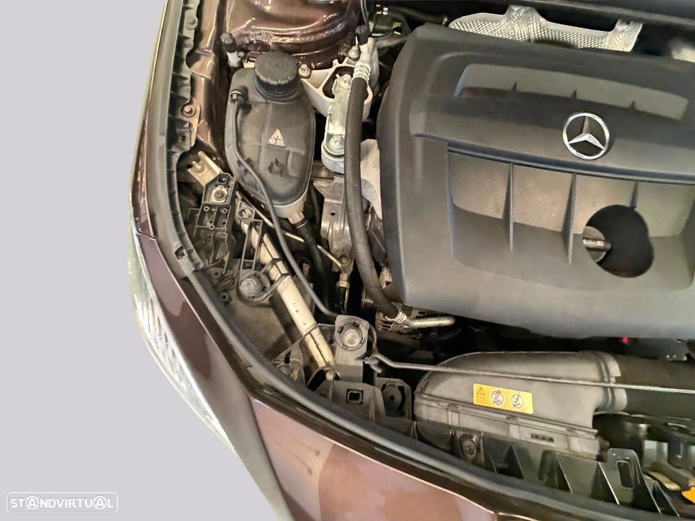 Mercedes-Benz CLA 180 d Shooting Brake Aut. — fotografia 33
