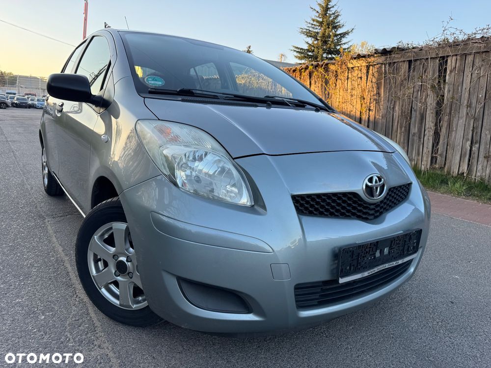 Toyota Yaris 1.0 VVT-i Sol - 1