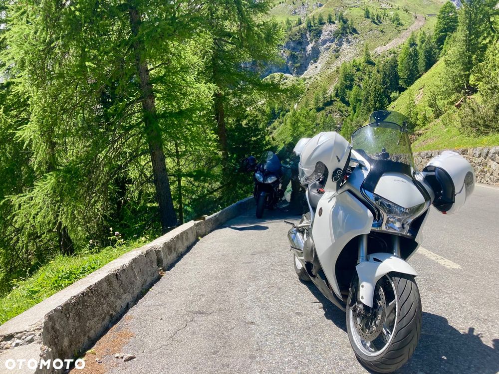 Honda VFR - 8