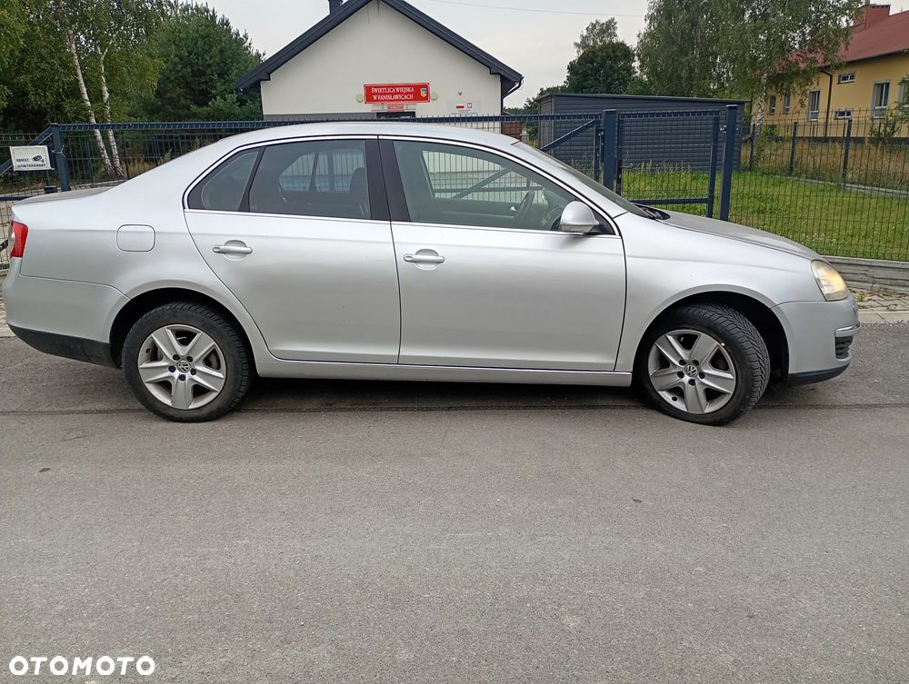 Volkswagen Jetta 1.9 TDI Comfortline - 6